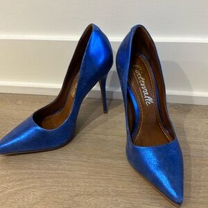 L’intervalle sparkly blue stilettos